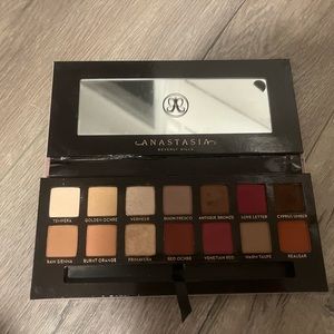 NEW Modern Renaissance Eye Makeup Palette by Anastasia Beverly Hills